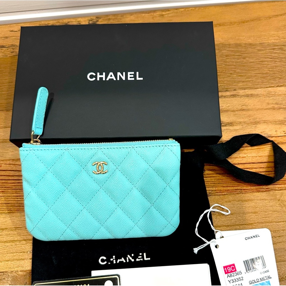 CHANEL Turquoise Quilted wallet/pouch